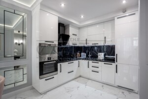 Продаж квартири, Київ, р‑н. Саперне Поле, ст.м. Палац Україна, Предславинська вулиця, буд. 53