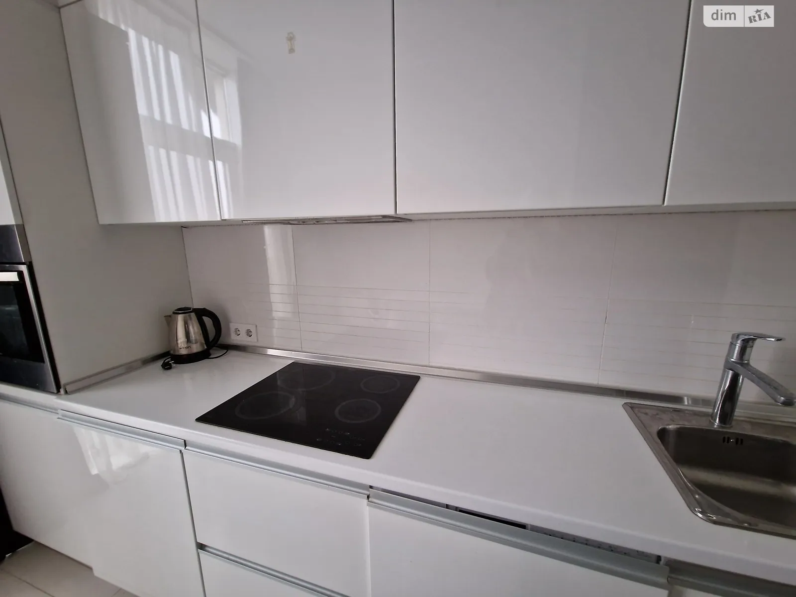 Продается 1-комнатная квартира 45 кв. м в Одессе, ул. Жемчужная - фото 1