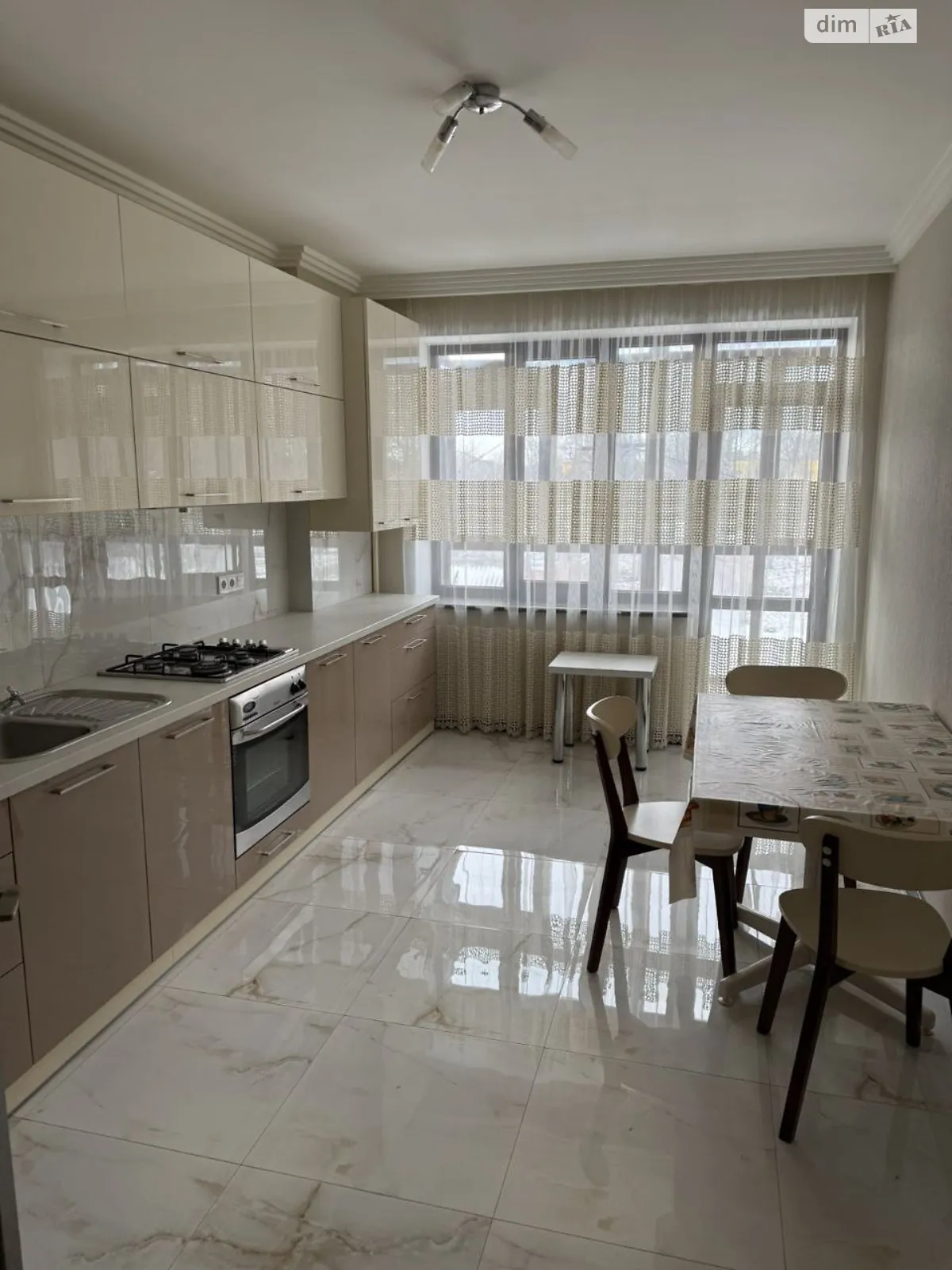 Здається в оренду 1-кімнатна квартира 55 кв. м у Рівному, вул. Олени Теліги, 27 - фото 1