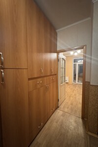 Довгострокова оренда квартири, Дніпро, р‑н. Нагорний, Гончара Олеся (Кірова) вулиця, буд. 8