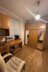 Довгострокова оренда квартири, Дніпро, р‑н. Нагорний, Гончара Олеся (Кірова) вулиця, буд. 8