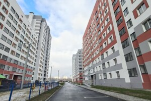 Продаж квартири, Харків, р‑н. Київський, ст.м. Київська, Борткевича вулиця, буд. 13