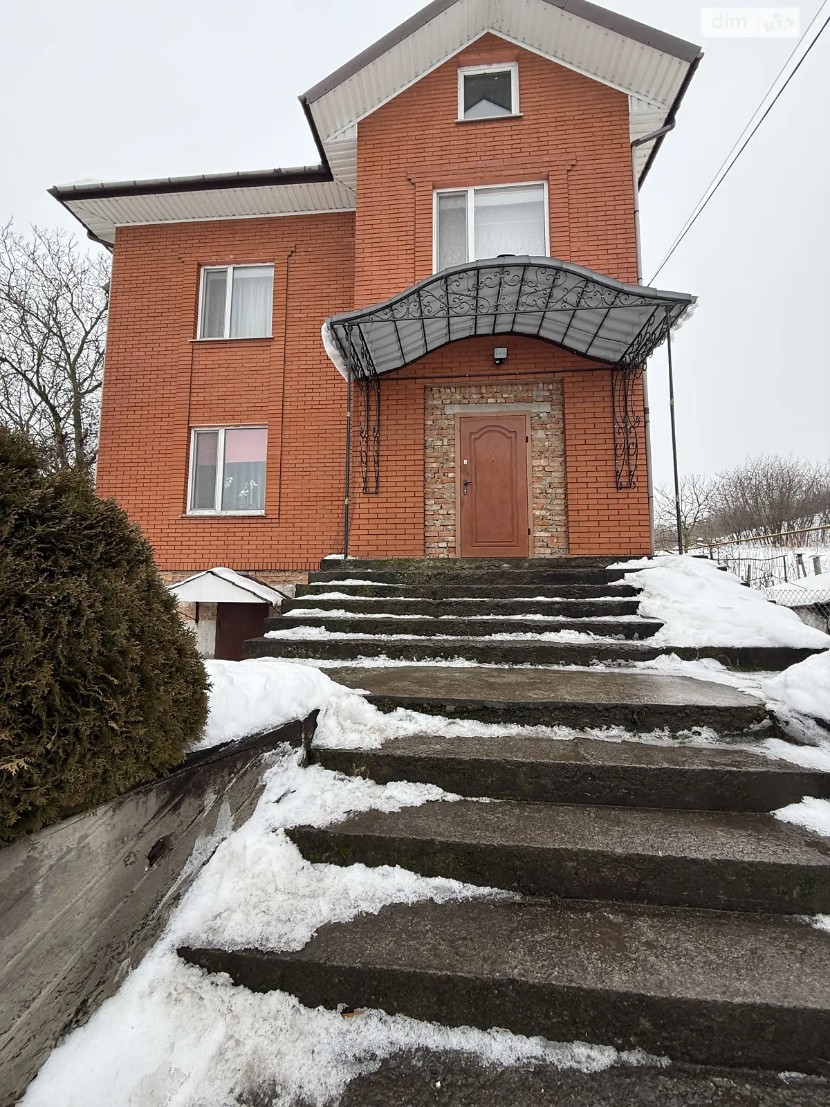 Продается дом на 2 этажа 200 кв. м с садом, цена: 200000 $ - фото 1