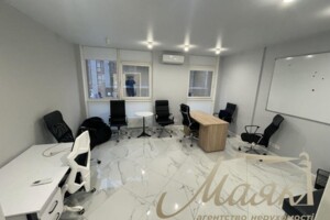 Довгострокова оренда офісного приміщення, Київ, р‑н. Саперне Поле, ст.м. Палац Україна, Маккейна Джона вулиця, буд. 3А