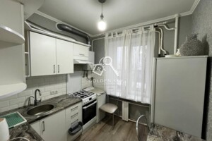 Продаж квартири, Дніпропетровська, Кривий Ріг, р‑н. Металургійний, Соборності вулиця, буд. 21