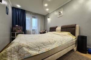 Продаж квартири, Івано-Франківськ, р‑н. Позитрон, Вовчинецька вулиця, буд. 198