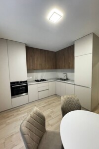 Долгосрочная аренда квартиры, Ивано-Франковск, р‑н. Княгинин, Юліана Пелеша (Крайковского) улица, дом 3 корпус 8