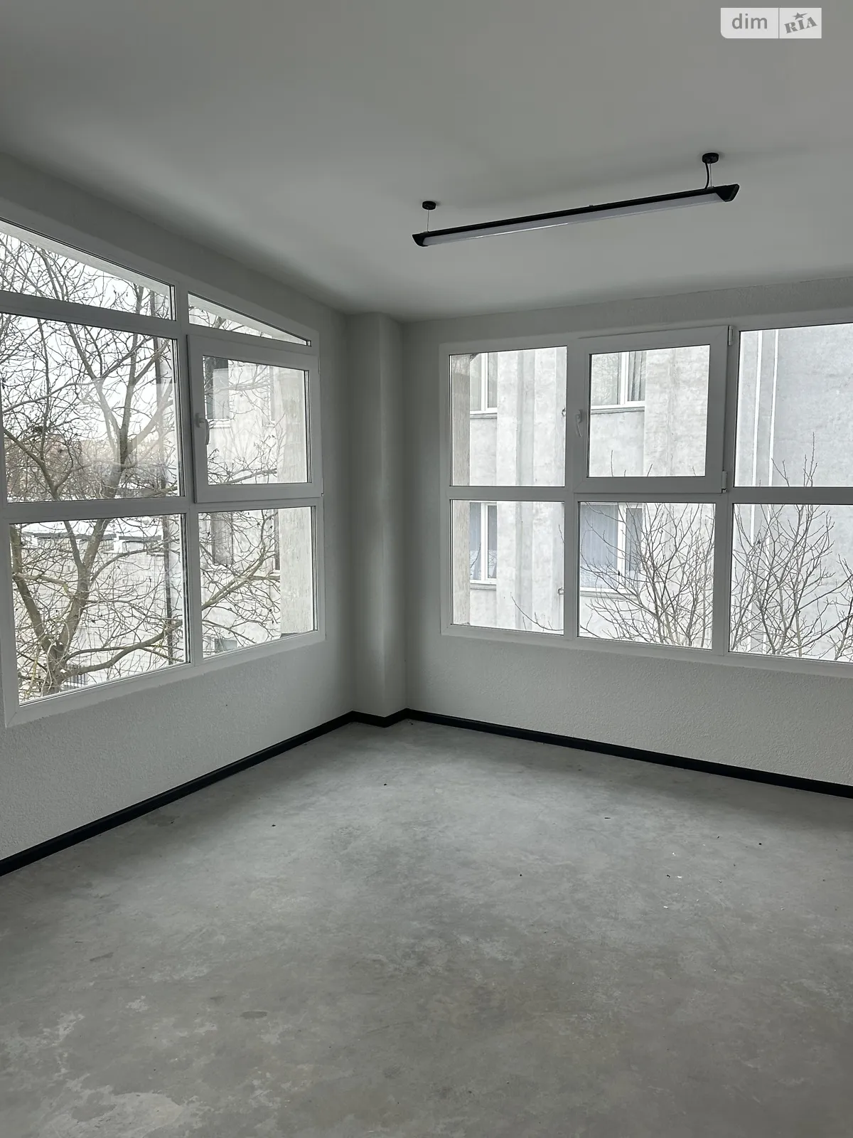 Сдается в аренду офис 30.93 кв. м в бизнес-центре, цена: 10826 грн - фото 1