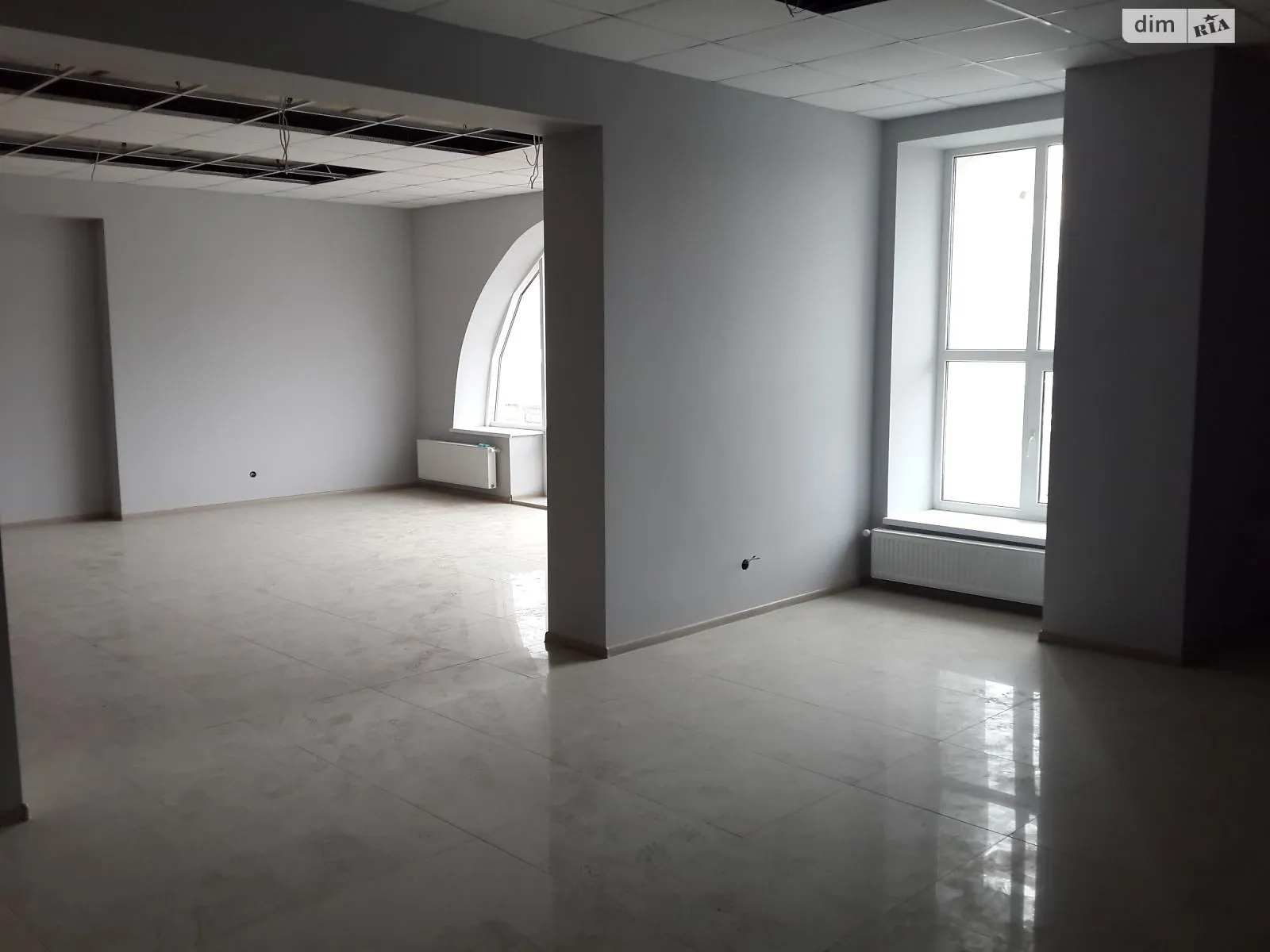 Здається в оренду приміщення вільного призначення 300 кв. м в 3-поверховій будівлі, цена: 75000 грн - фото 1