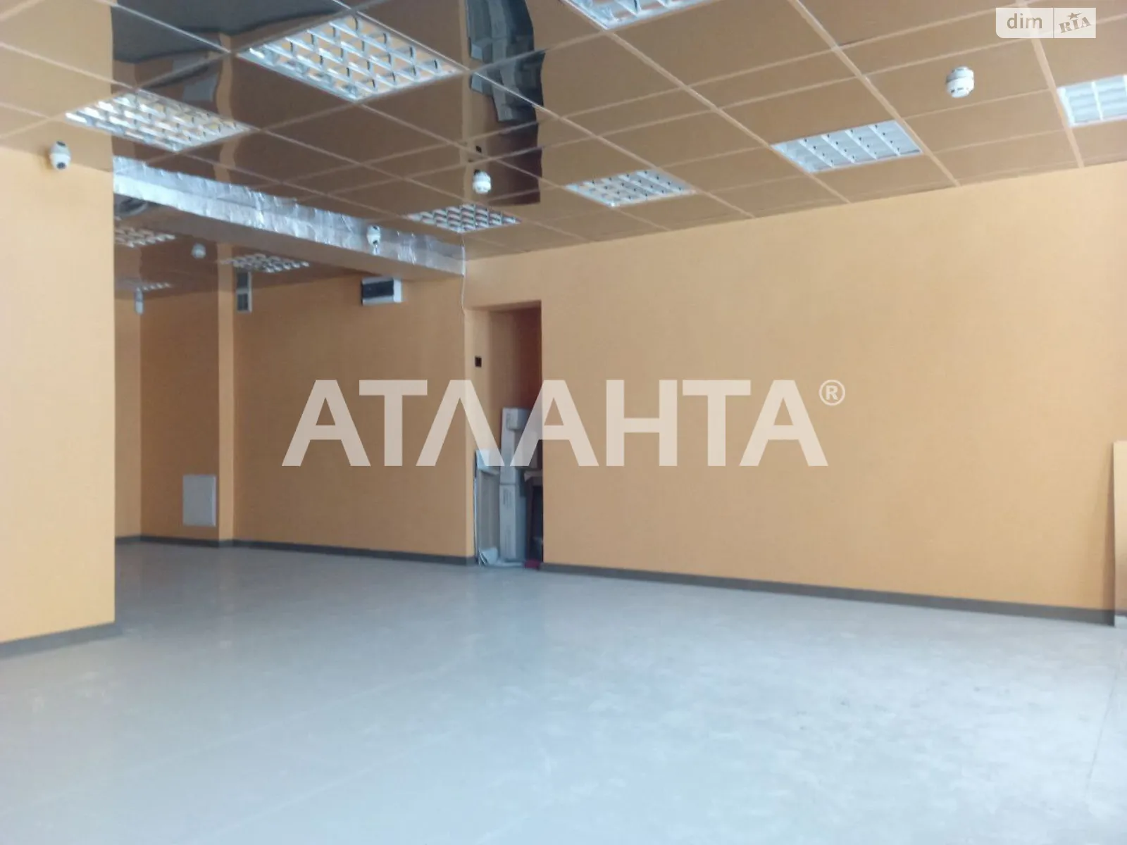 Продается офис 51.5 кв. м в бизнес-центре, цена: 700000 $ - фото 1