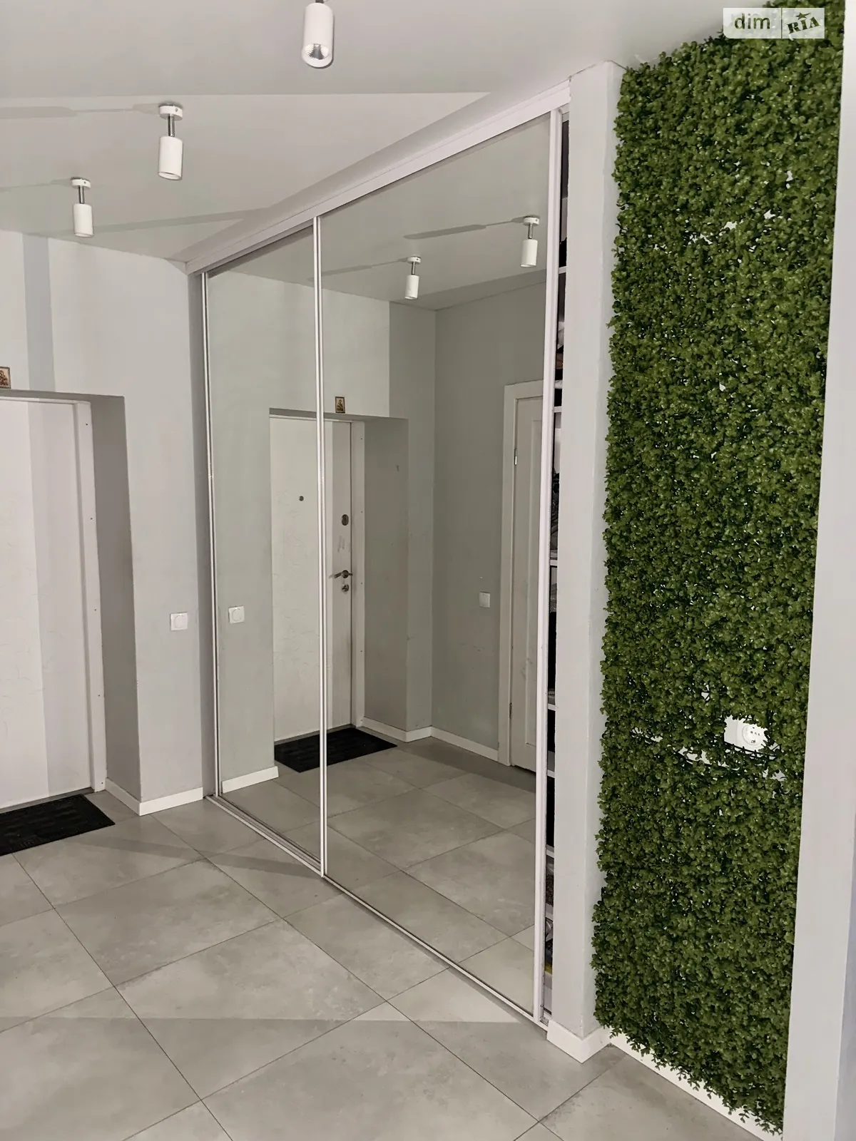 Сдается в аренду 1-комнатная квартира 50 кв. м в Хмельницком, ул. Заречанская, 11Б - фото 1