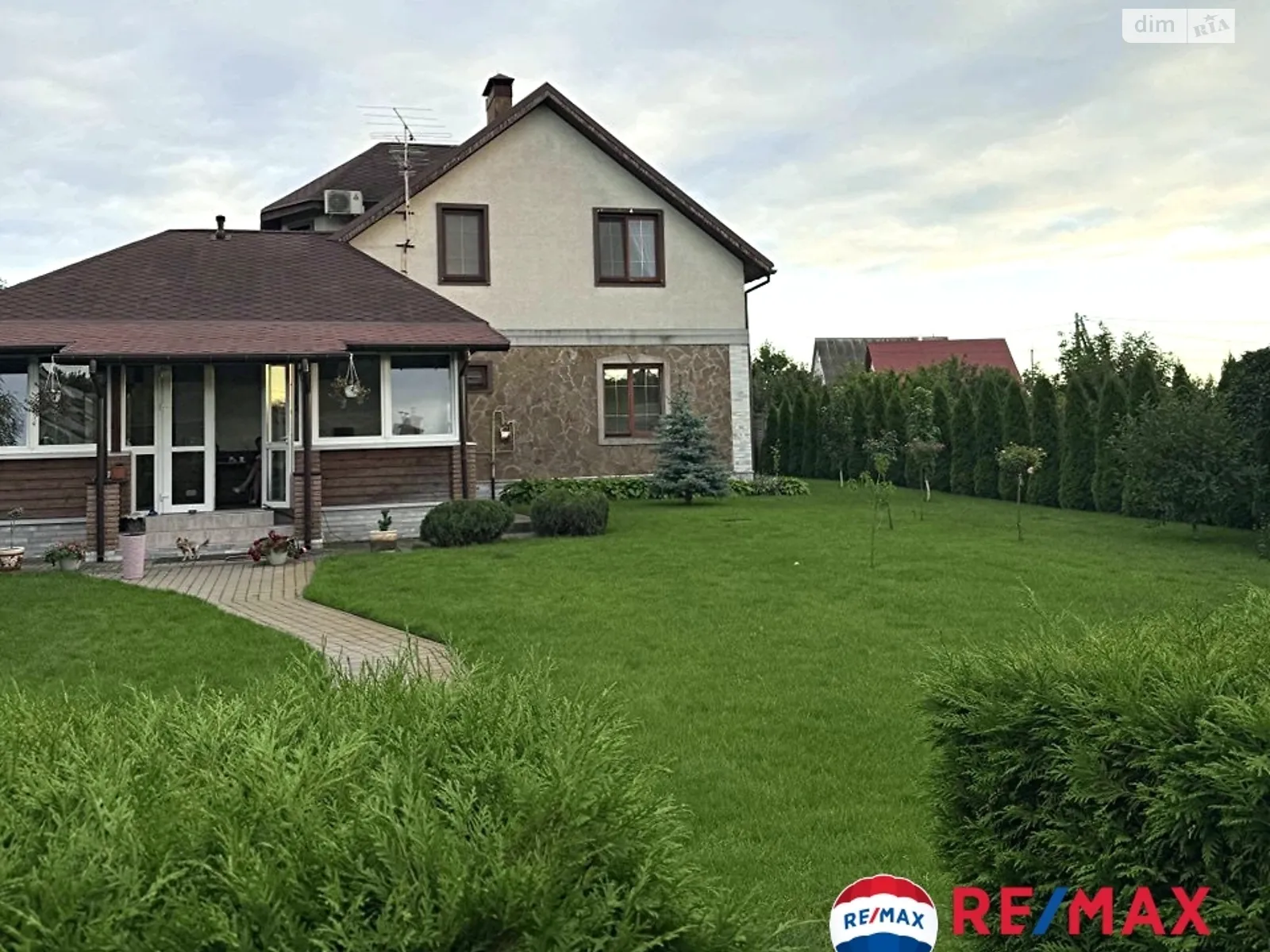 Продается дом на 2 этажа 235 кв. м с балконом, цена: 250000 $ - фото 1