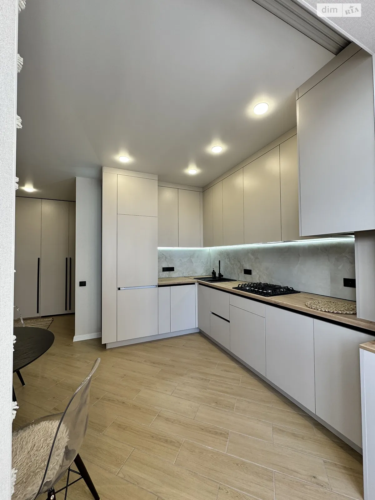 Продается 1-комнатная квартира 49 кв. м в Хмельницком, ул. Каменецкая, 100/2 - фото 1