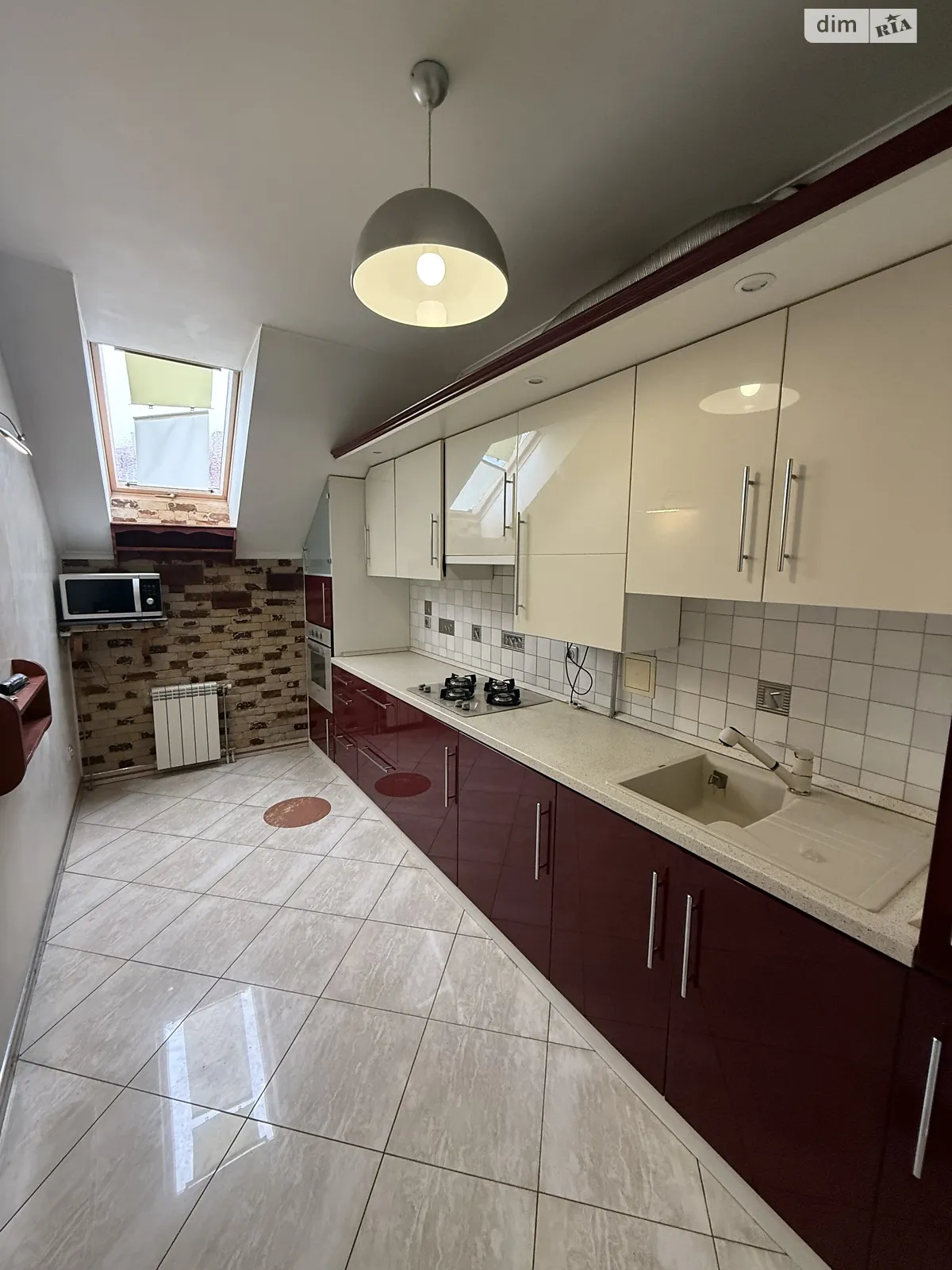 Продається 3-кімнатна квартира 74.6 кв. м у Ужгороді, вул. Франка Івана - фото 1