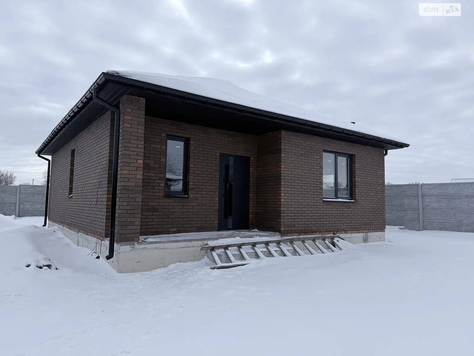 Продается одноэтажный дом 80 кв. м с беседкой, цена: 80000 $ - фото 1