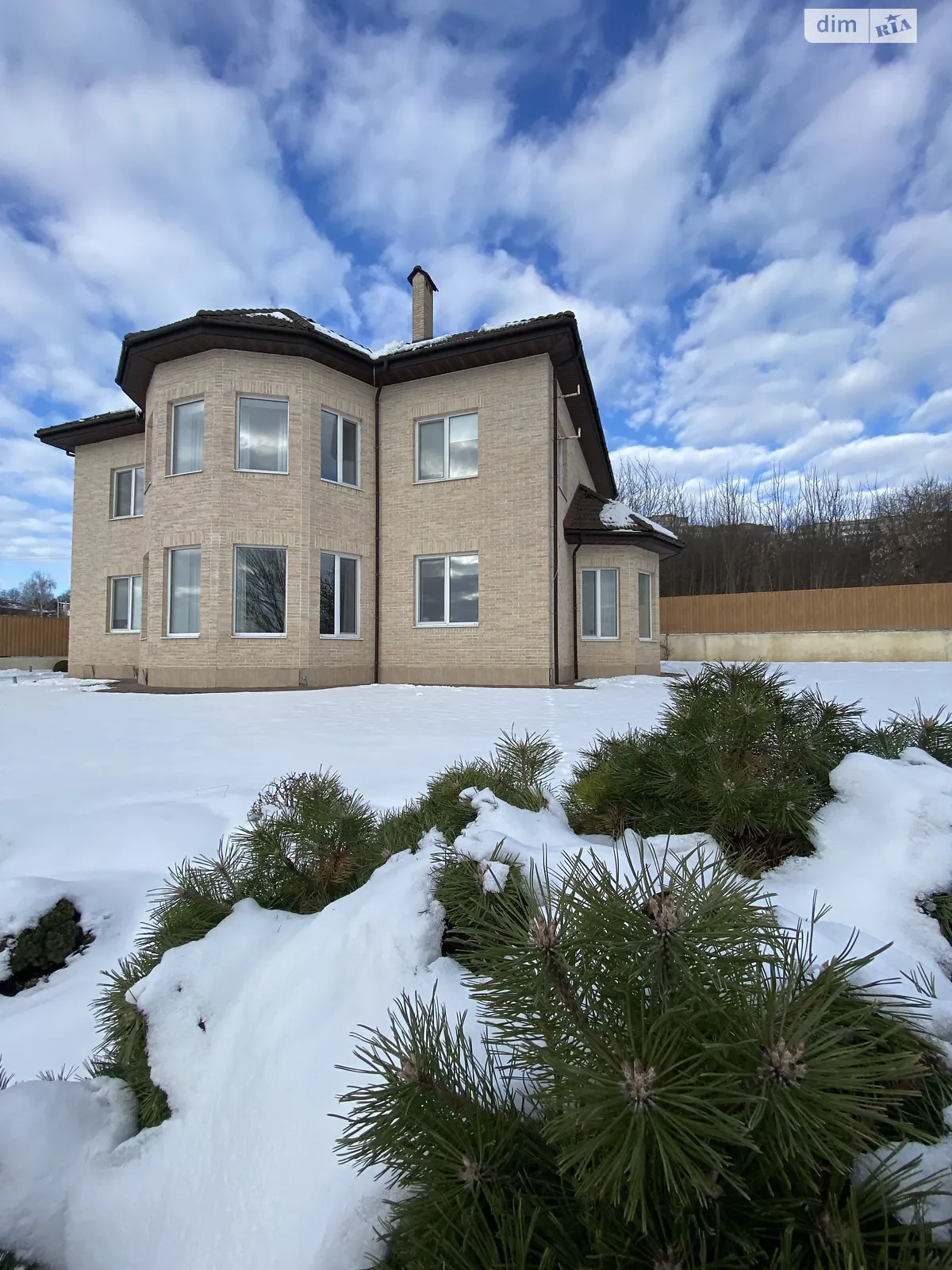 Продается дом на 2 этажа 214.4 кв. м с камином, цена: 310000 $ - фото 1