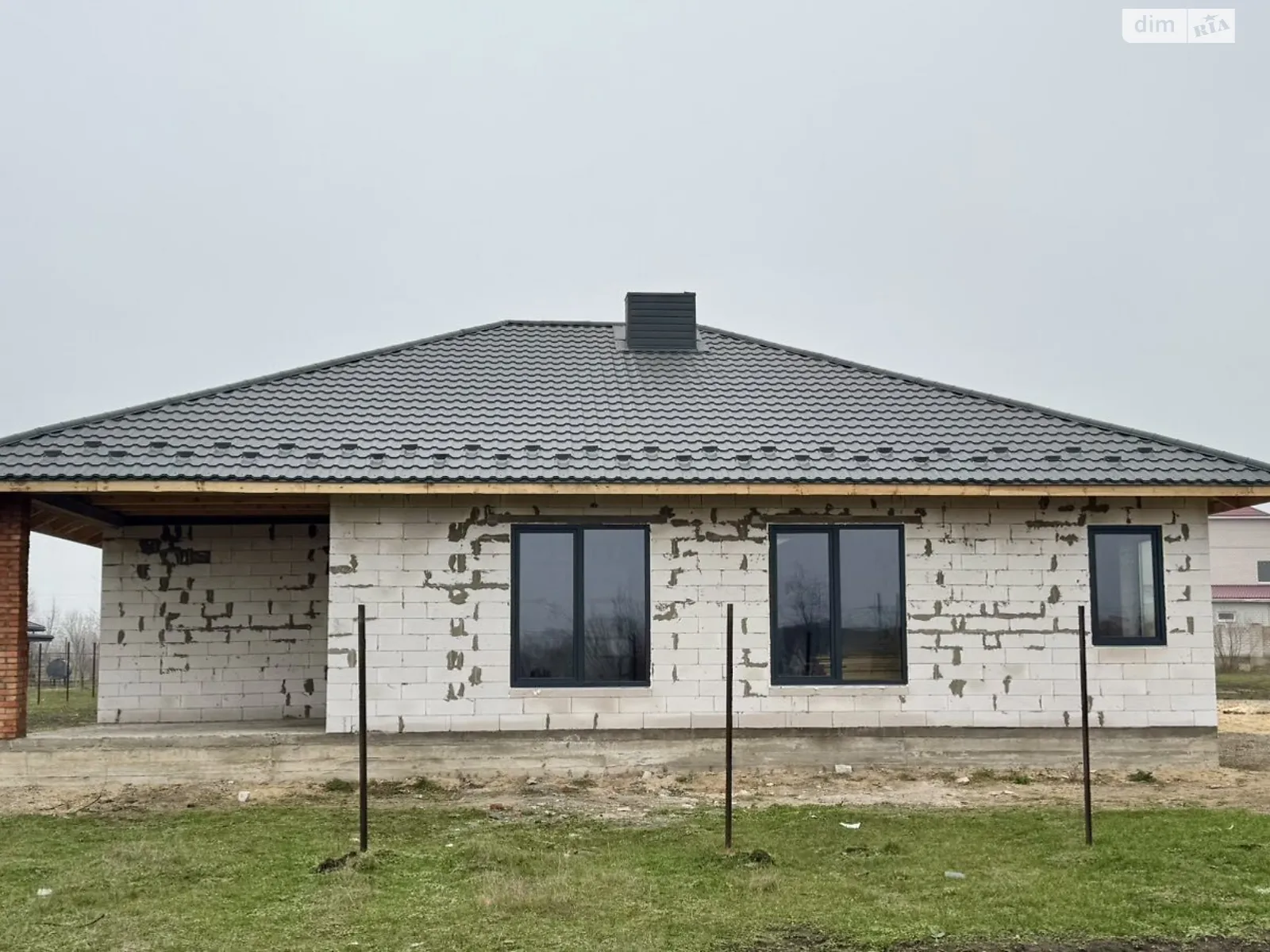 Продается одноэтажный дом 180 кв. м с подвалом, цена: 89000 $ - фото 1