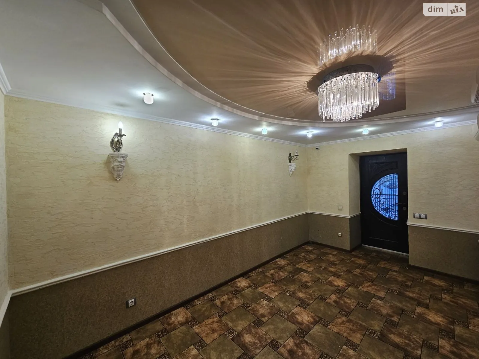 Продається приміщення вільного призначення 92 кв. м в 9-поверховій будівлі, цена: 285000 $ - фото 1