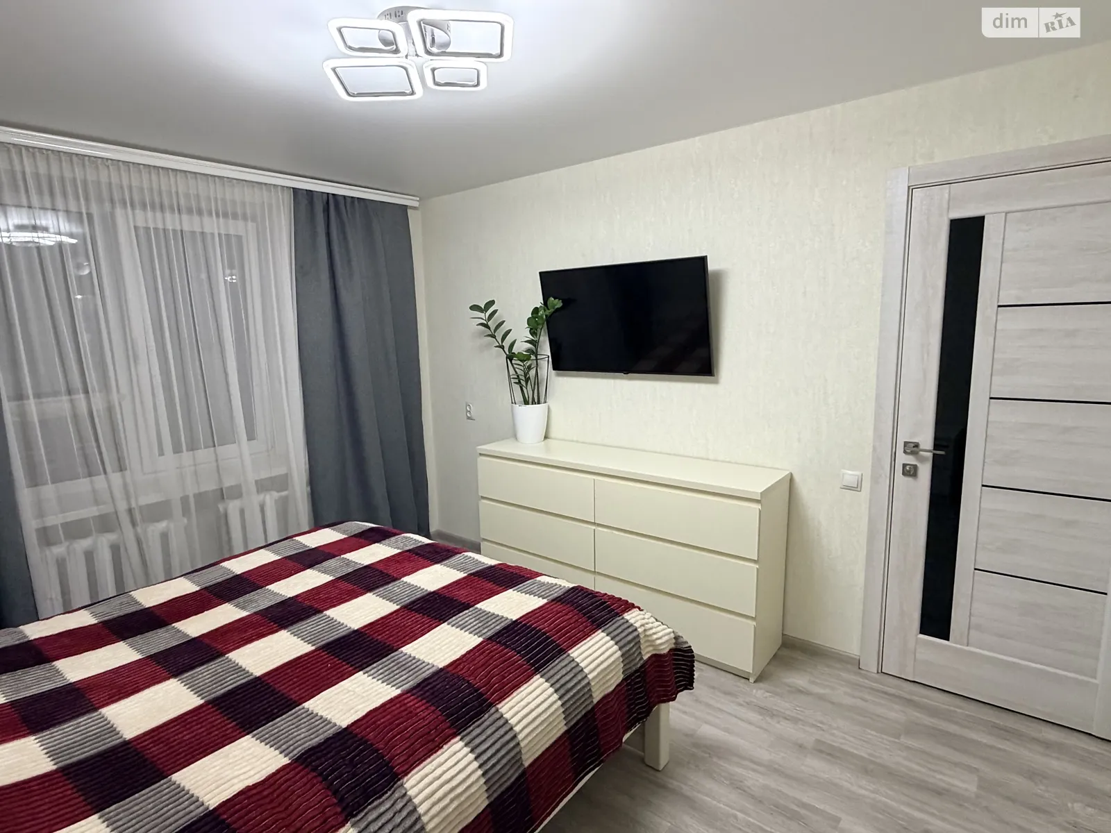 Продається 2-кімнатна квартира 50.5 кв. м у Черкасах, бул. Шевченка, 409 - фото 1