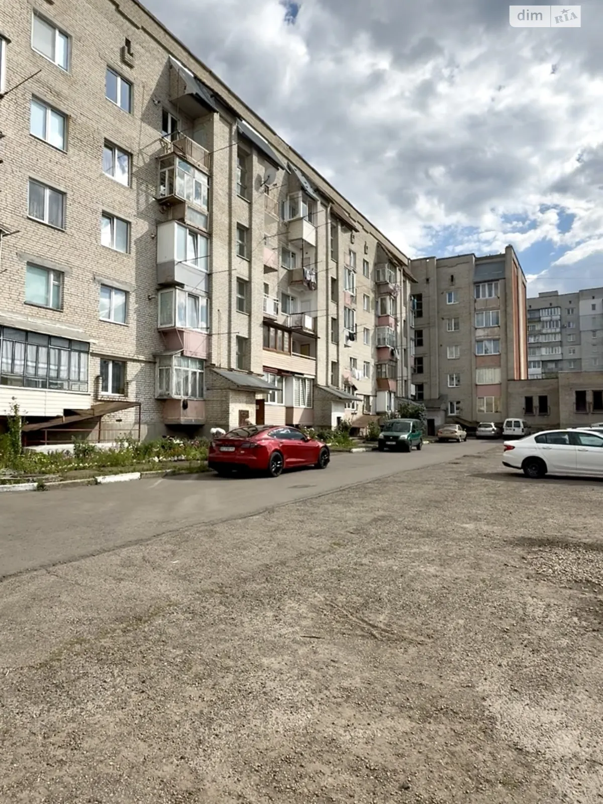 Продается 3-комнатная квартира 67 кв. м в Стрые, ул. Коссака, 10 - фото 1