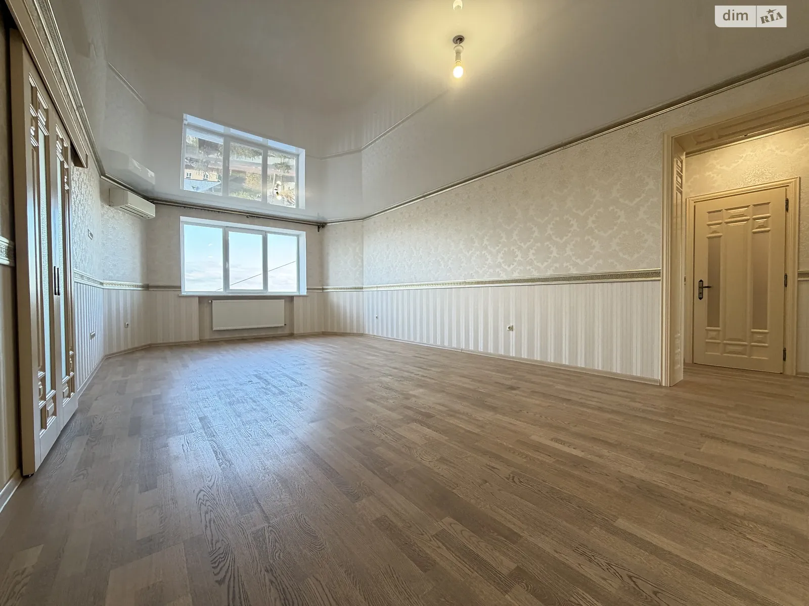 Продается 3-комнатная квартира 90 кв. м в Стрые, ул. Дрогобычская, 11А - фото 1