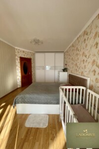 Продаж квартири, Рівне, р‑н. Чайка, Богоявленська (Черняка) вулиця