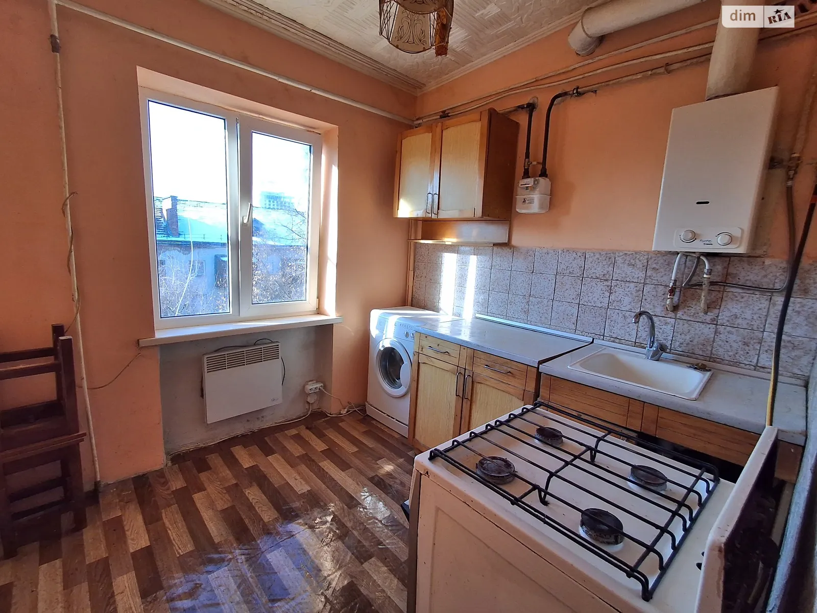 Продається 2-кімнатна квартира 43.2 кв. м у Ужгороді, просп. Свободи, 33 - фото 1