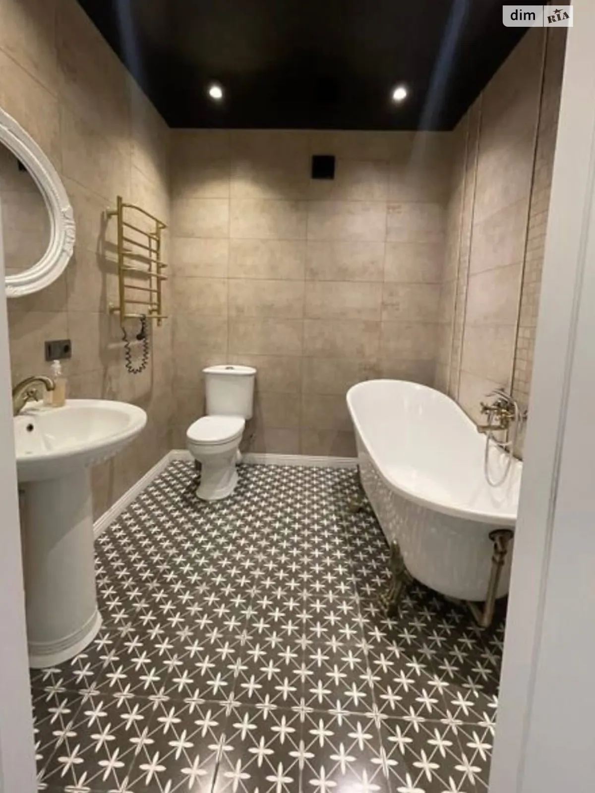 Продается 1-комнатная квартира 52 кв. м в Хмельницком, ул. Героев Крут, 4/1Б - фото 1