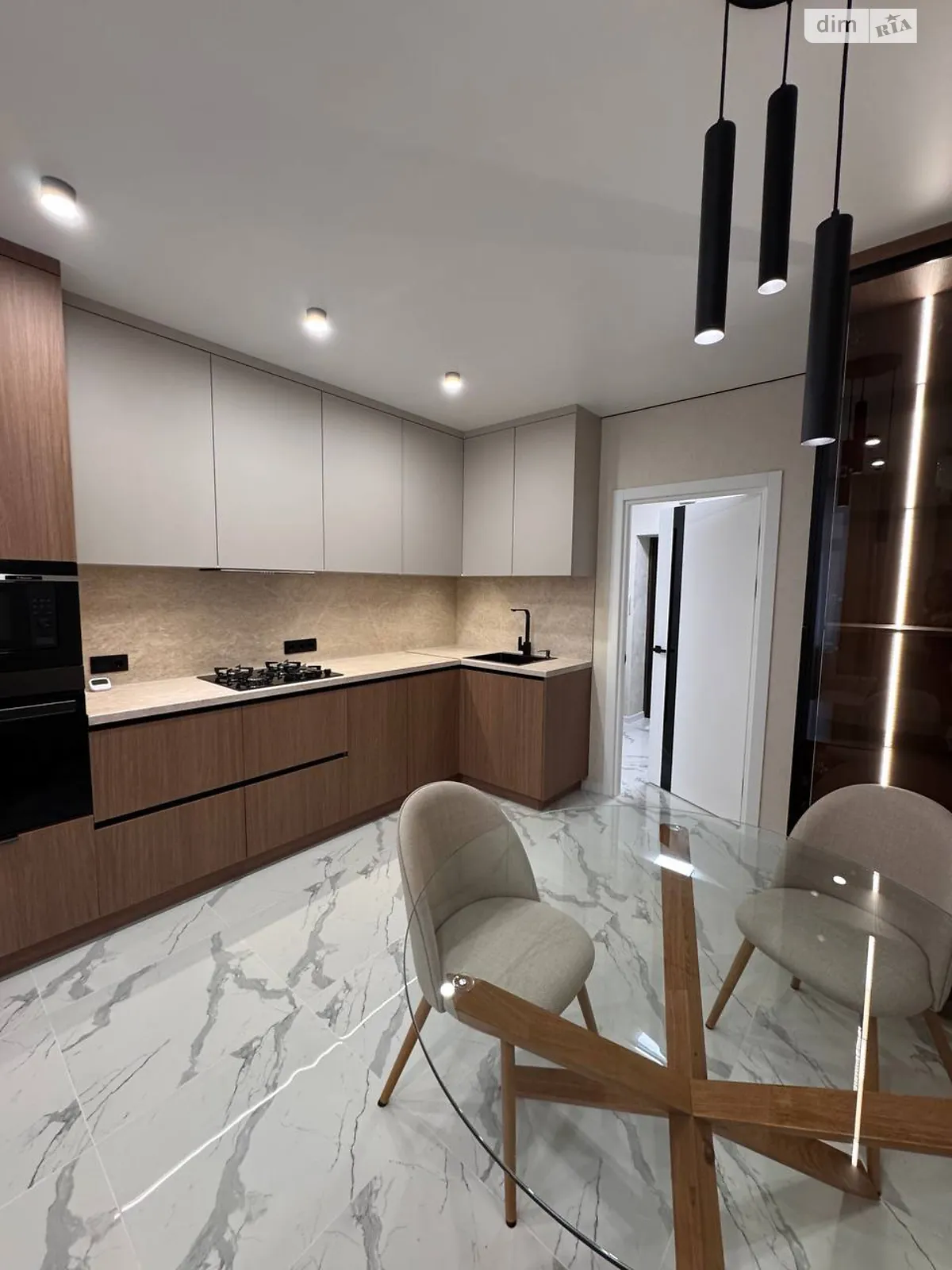 Продается 2-комнатная квартира 70 кв. м в Хмельницком, ул. Кармелюка - фото 1