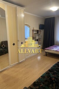 Долгосрочная аренда комнаты, Киев, р‑н. Старая Дарница, ст.м. Черниговская, Азербайджанская улица, дом 8А