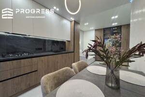 Продажа квартиры, Ивано-Франковск, р‑н. Княгинин, Юліана Пелеша (Крайковского) улица, дом 3 корпус 5