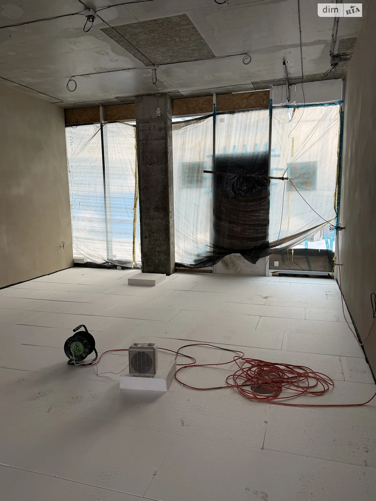 Продается помещения свободного назначения 64 кв. м в 5-этажном здании, цена: 142000 $ - фото 1