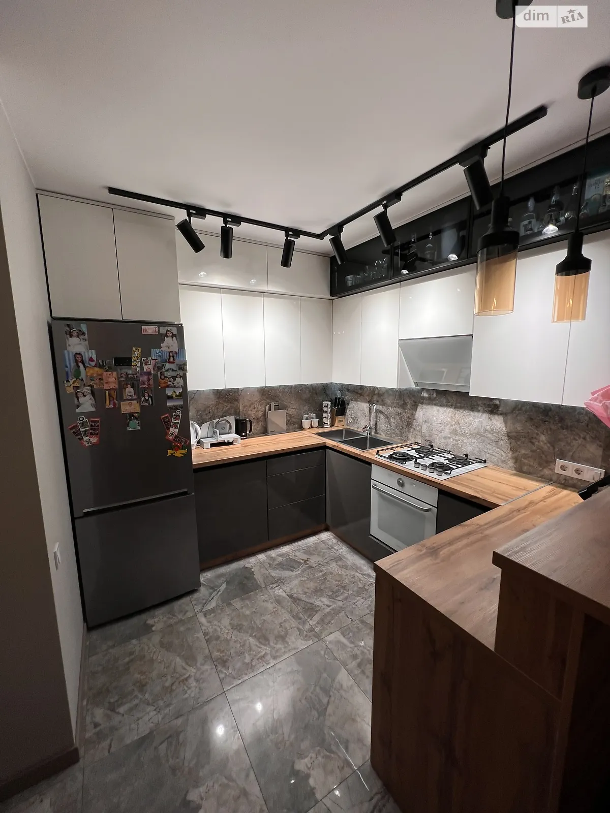 Продается 2-комнатная квартира 64 кв. м в Львове, ул. Стрыйская, 115Е - фото 1