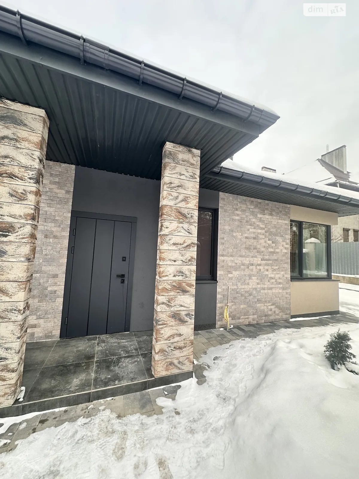 Продается одноэтажный дом 128 кв. м с гаражом, цена: 135000 $ - фото 1