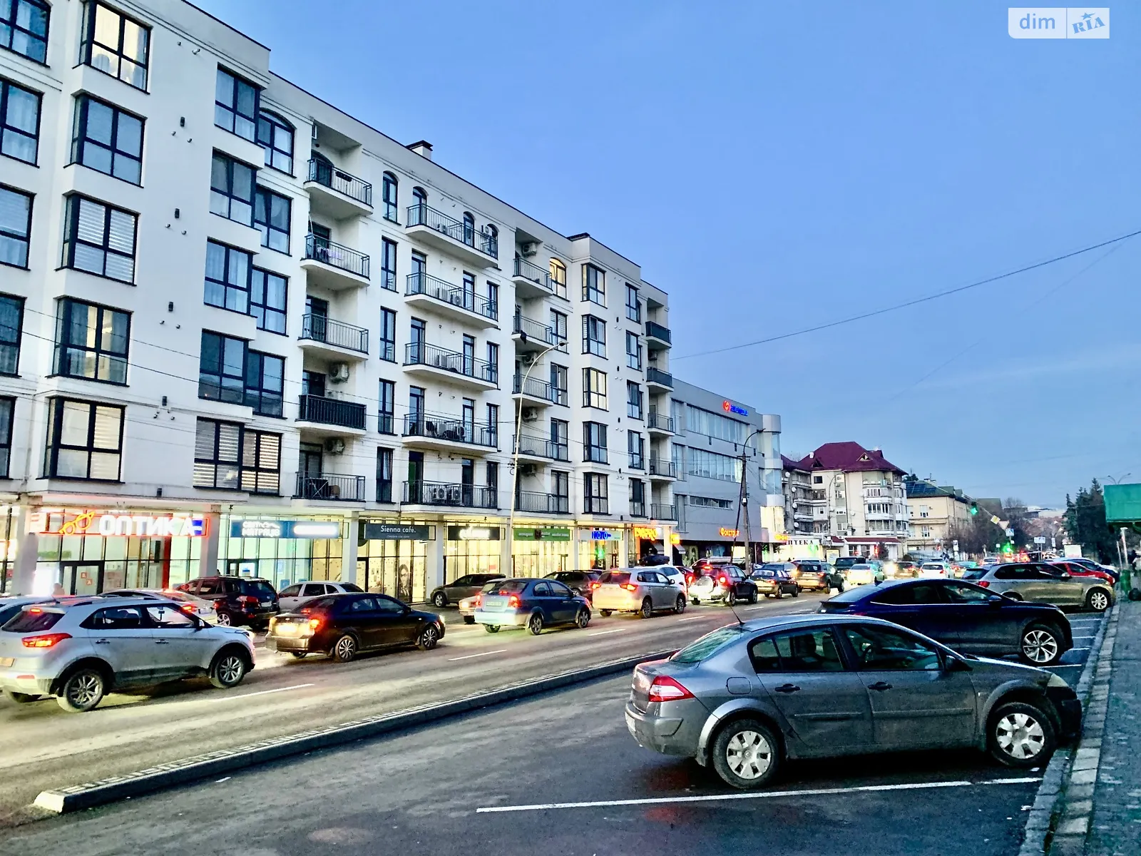 Продается место на стоянке под легковое авто на 110 кв. м, цена: 16000 $ - фото 1