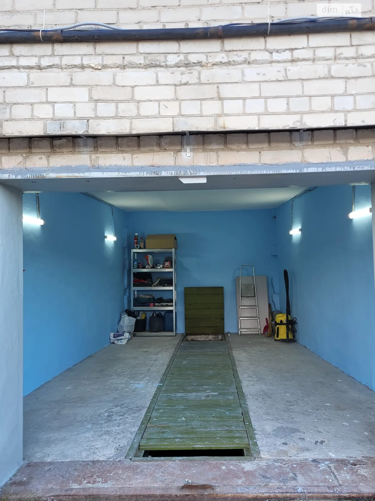 Продается место в гаражном кооперативе под легковое авто на 40.8 кв. м, цена: 8500 $ - фото 1