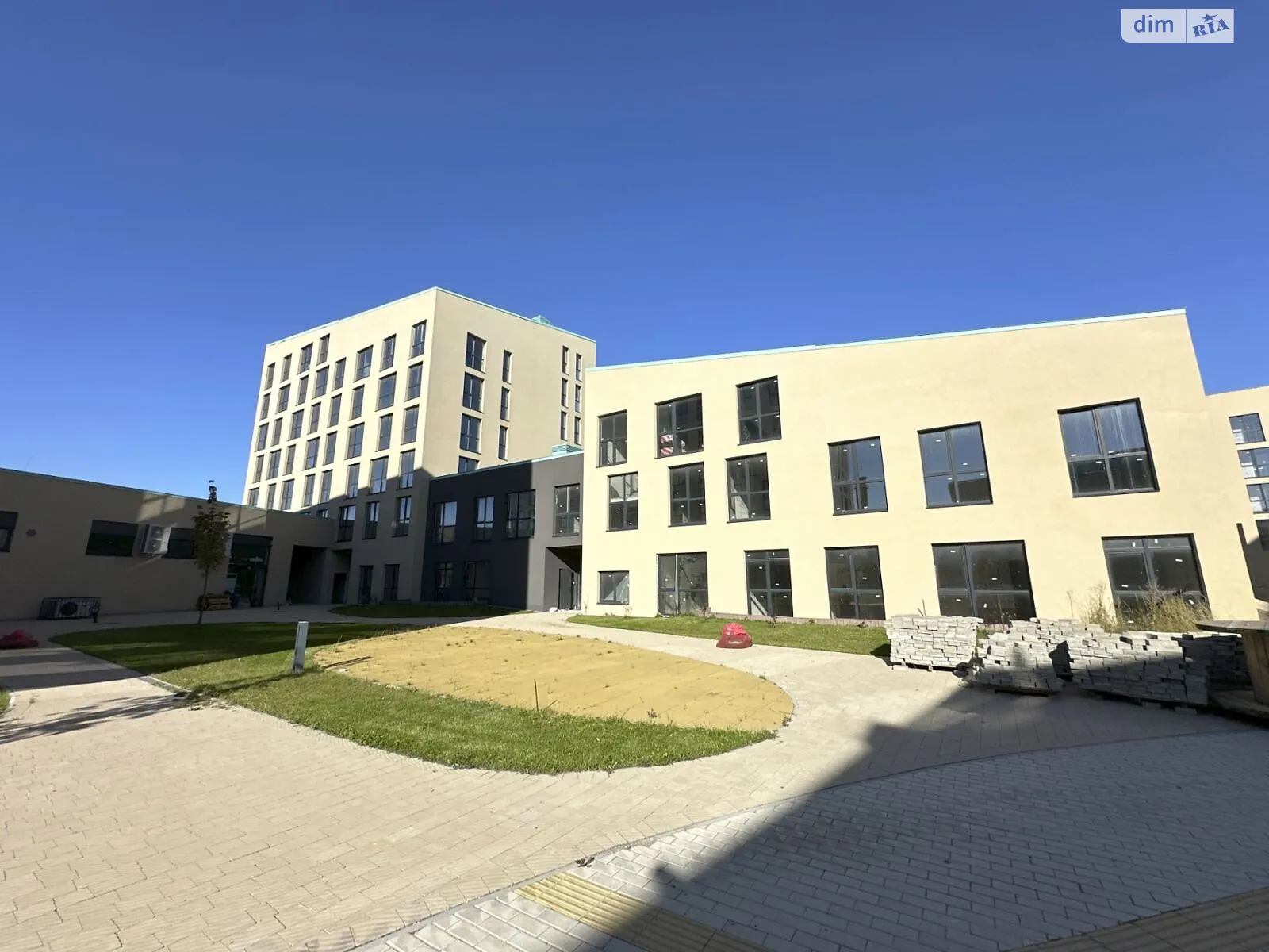 Продається 2-кімнатна квартира 81 кв. м у Львові, вул. Хмельницького Богдана, 116 - фото 1