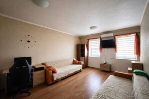 Продажа квартиры, Киев, р‑н. Соломянка, ст.м. Вокзальная, Патриарха Мстислава Скрипника (Николая Островского) улица, дом 1