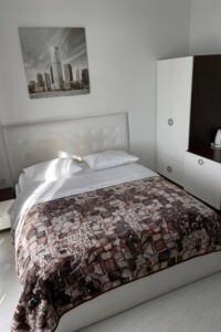 Довгострокова оренда квартири, Дніпро, р‑н. Центр, ст.м. Вокзальна, Королеви Єлизавети ІІ (Глінки) вулиця, буд. 2