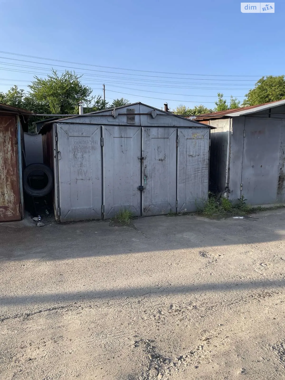 Продается место в гаражном кооперативе под легковое авто на 21.7 кв. м, цена: 3000 $ - фото 1