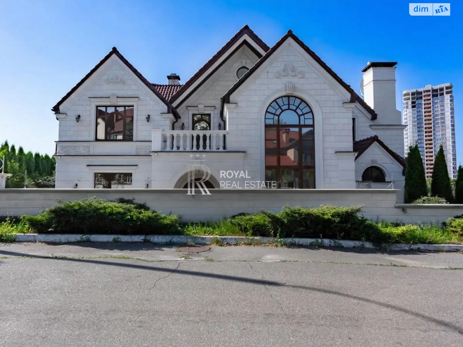 Сдается в аренду дом на 2 этажа 1107 кв. м с участком, цена: 14200 $ - фото 1