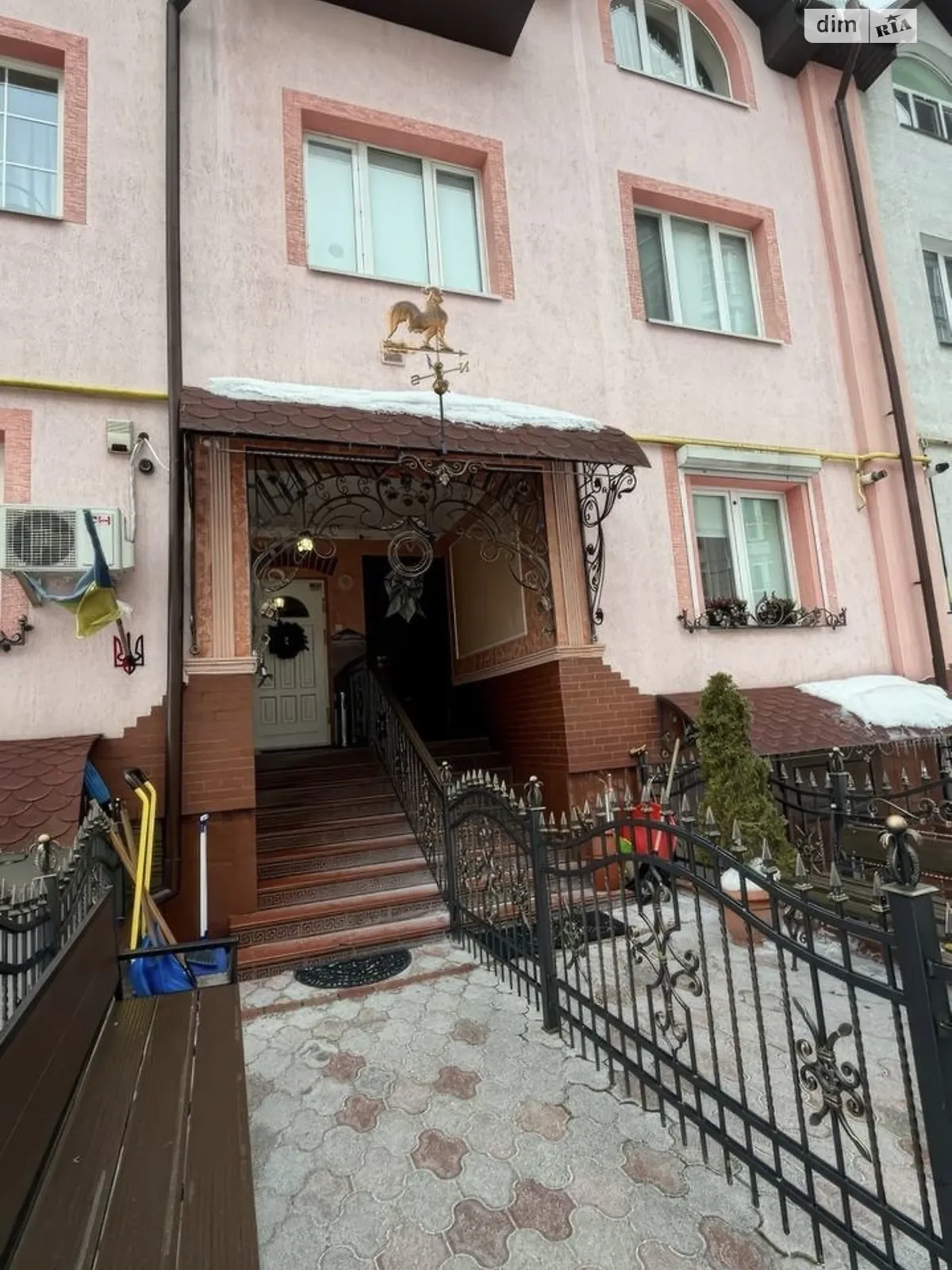 Продається будинок 3 поверховий 198 кв. м з меблями, цена: 250000 $ - фото 1