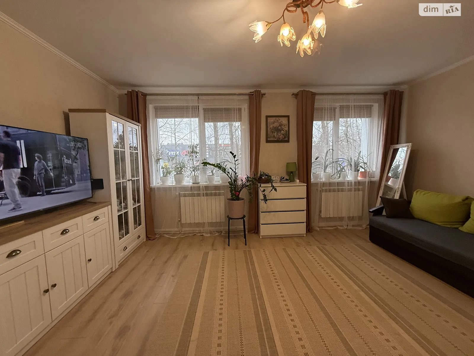 Продається 2-кімнатна квартира 59 кв. м у Ужгороді, вул. Героїв 128-ї Бригади(8-го Березня) - фото 1