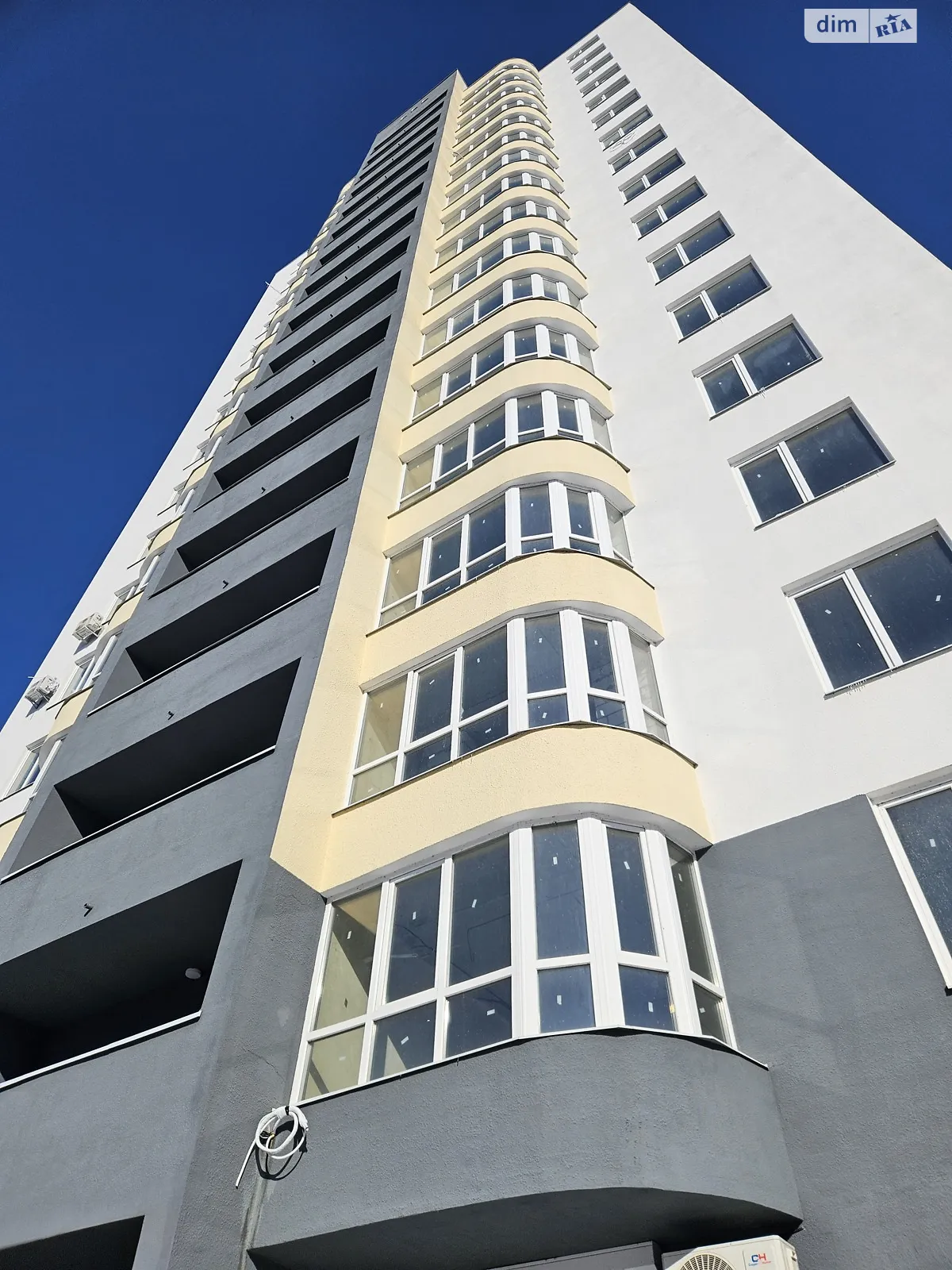 Продається 1-кімнатна квартира 52.6 кв. м у Черкасах, вул. Митницька, 42 - фото 1