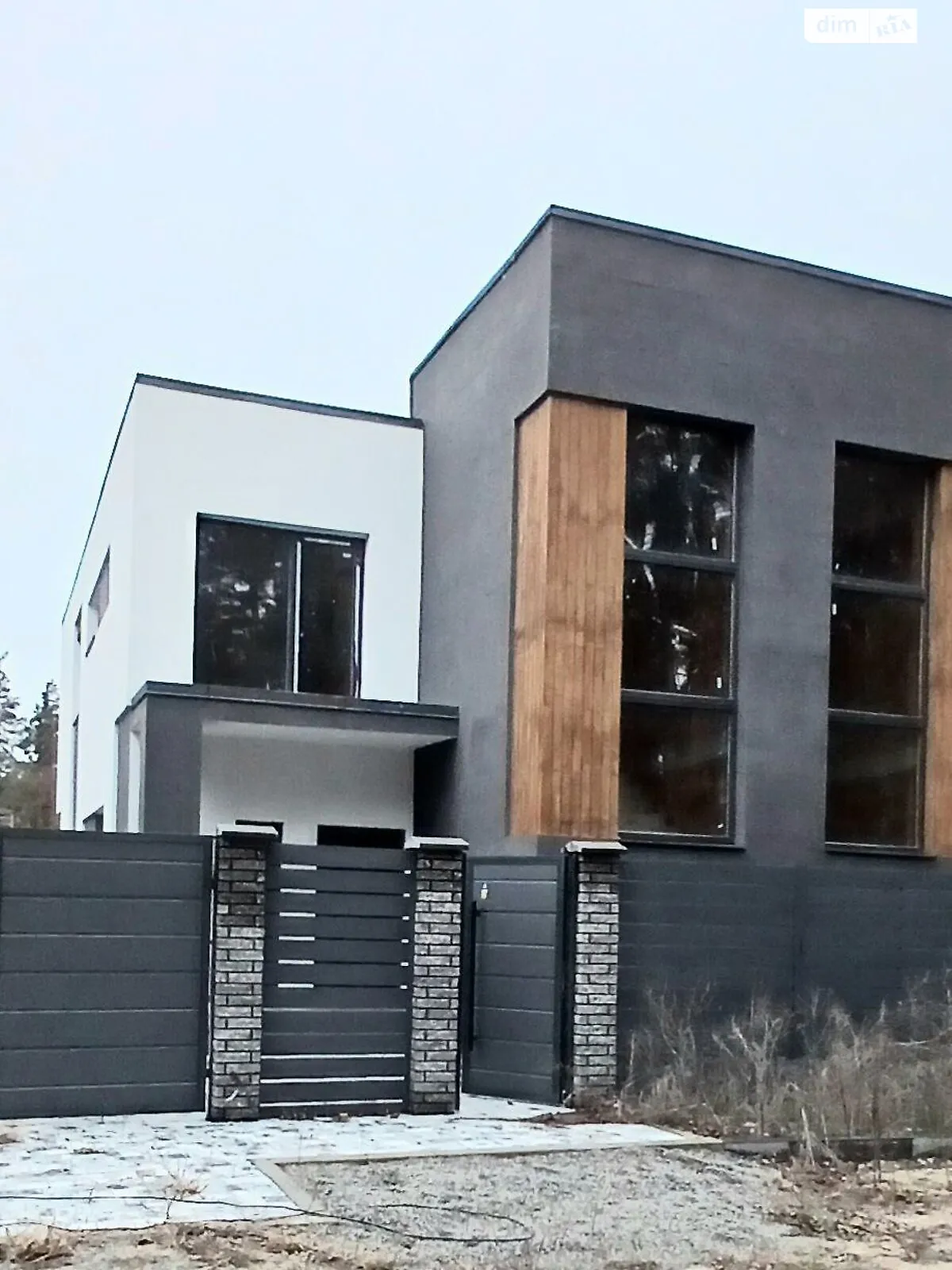 Продается дом на 2 этажа 137.4 кв. м с садом, цена: 120000 $ - фото 1