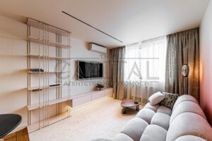 Продаж квартири, Київ, Михайла Максимовича (Онуфрія Трутенка) вулиця, буд. 32Б