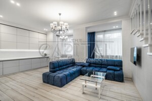 Продаж квартири, Київ, р‑н. Поділ, ст.м. Контрактова площа, Дегтярна вулиця, буд. 7