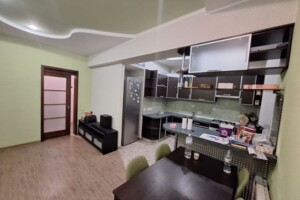 Продаж квартири, Харків, р‑н. Слобідський, ст.м. Захисників України, Героїв Харкова (Московський) проспект, буд. 96А