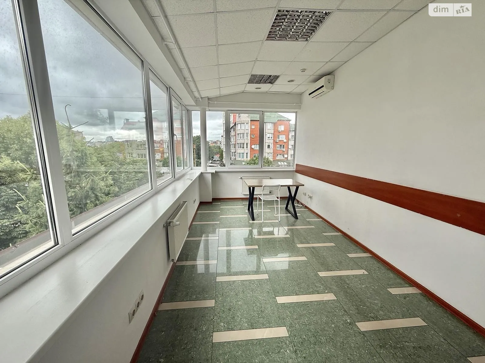 Сдается в аренду офис 17 кв. м в бизнес-центре, цена: 5750 грн - фото 1