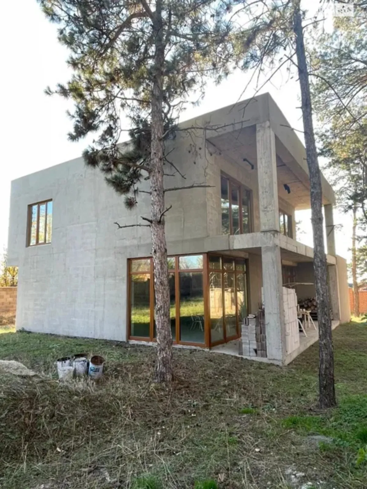 Продается дом на 2 этажа 250 кв. м с камином, цена: 130000 $ - фото 1